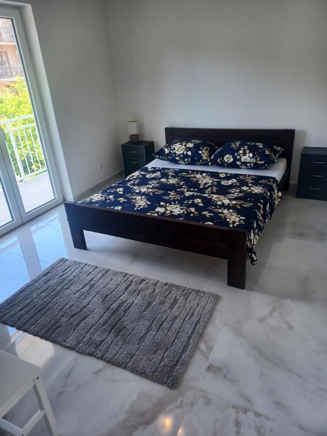 Apartmani Miletic เยลซา ภายนอก รูปภาพ