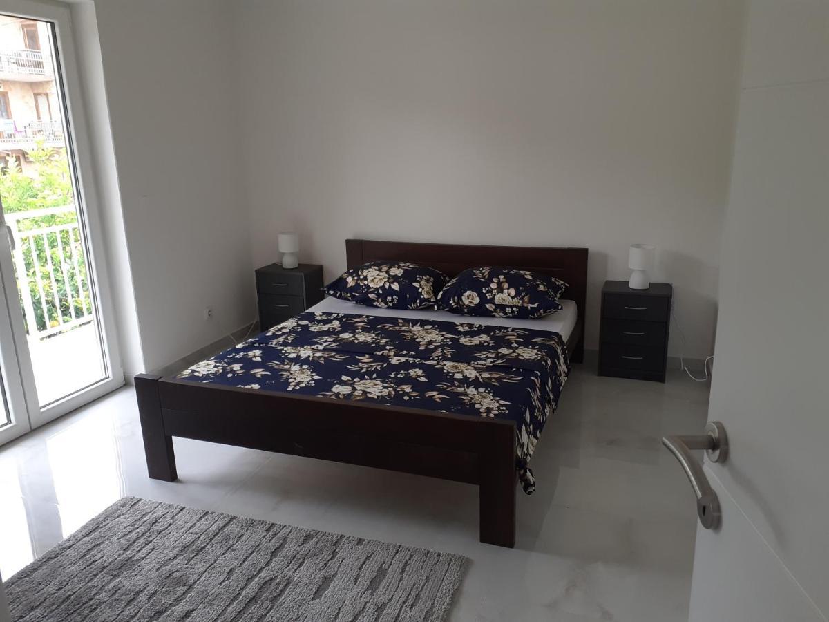 Apartmani Miletic เยลซา ภายนอก รูปภาพ