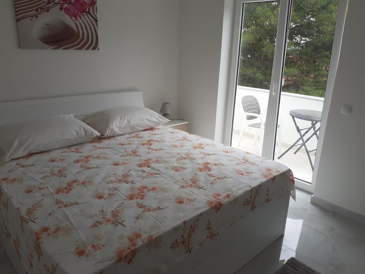 Apartmani Miletic เยลซา ภายนอก รูปภาพ