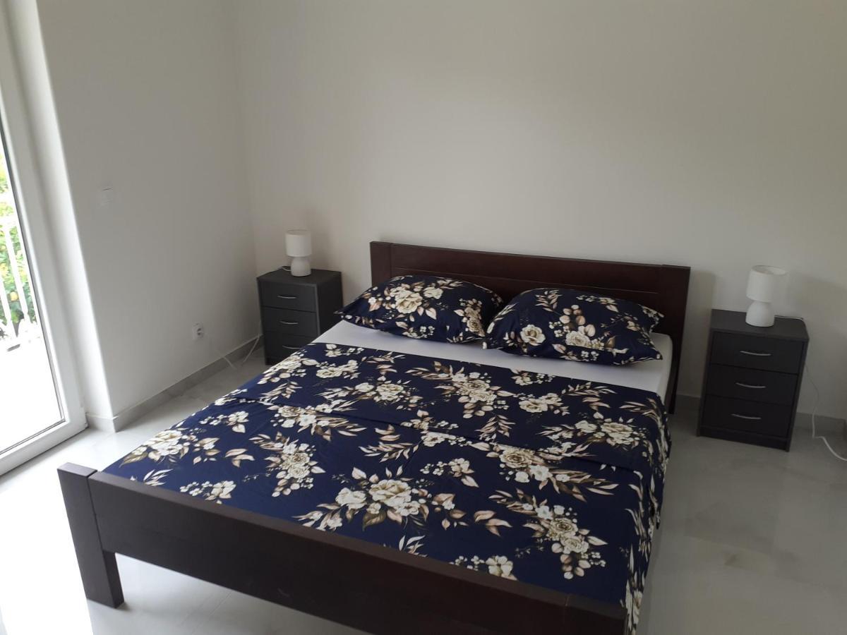 Apartmani Miletic เยลซา ภายนอก รูปภาพ