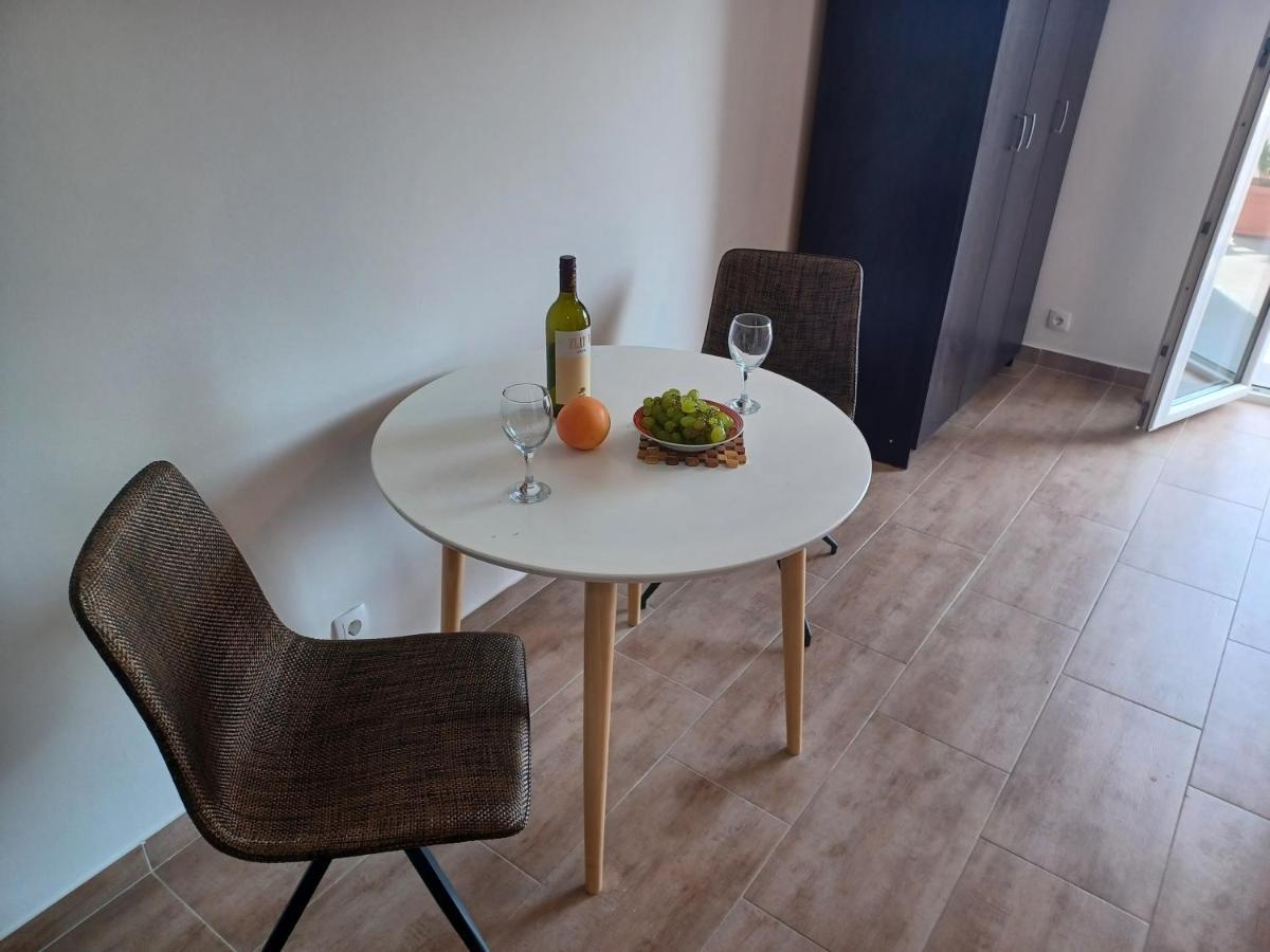 Apartmani Miletic เยลซา ภายนอก รูปภาพ