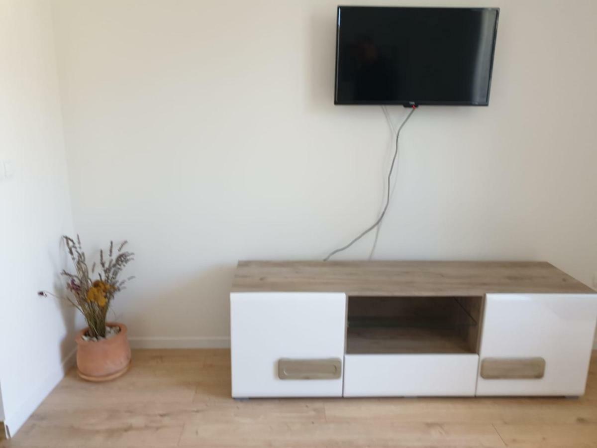 Apartmani Miletic เยลซา ภายนอก รูปภาพ
